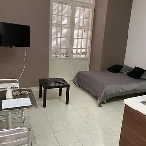 Appart hôtel Five Stars S1, Marseille
