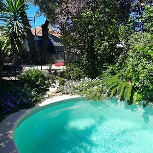 Maison d'hôtes En Sous Sol De Avec Accès Jardin Et Piscine, Marseille